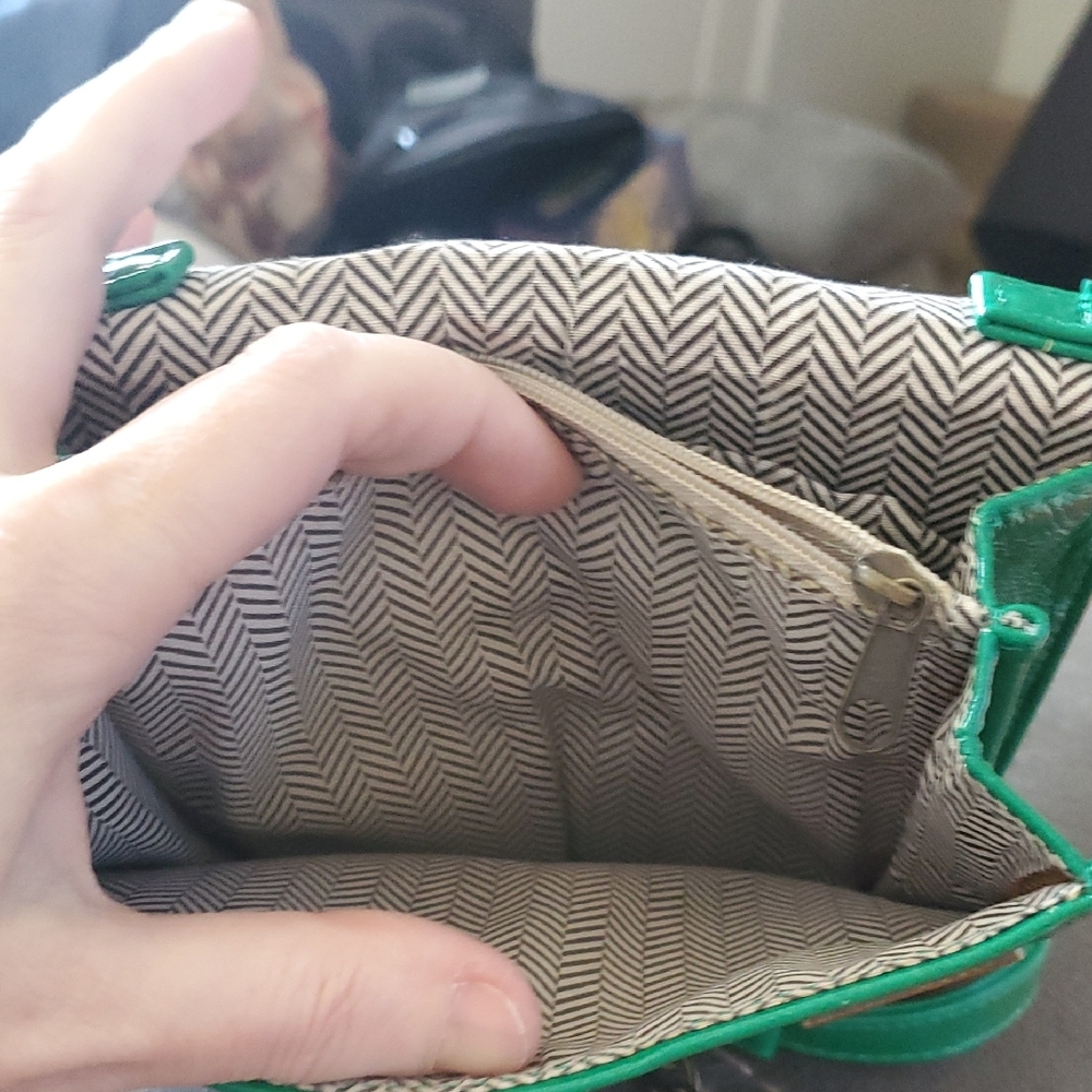 Steve Madden Green Crossbody Bag with Chain Strap - Picture 10 of 13